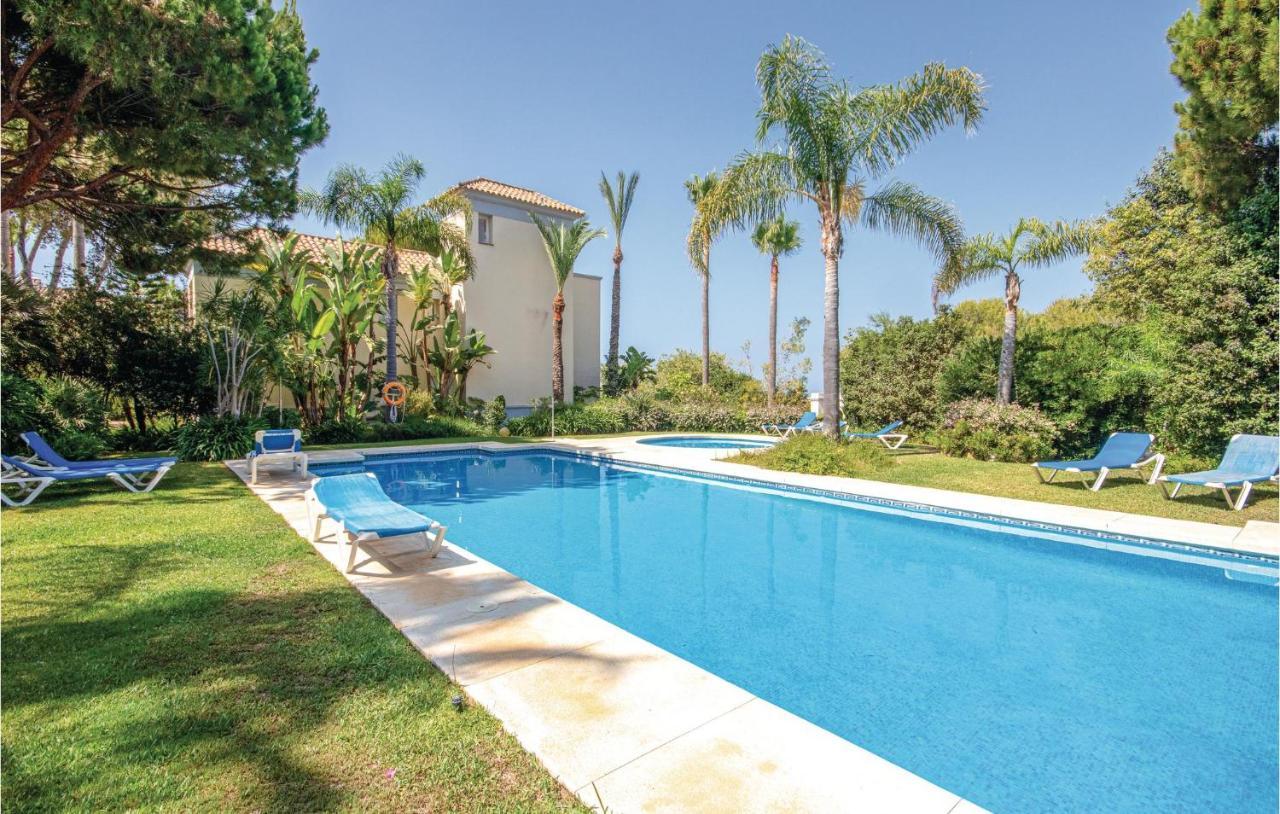 Beautiful Apartment In Marbella-Cabopino With 2 Bedrooms, Wifi And Outdoor Swimming Pool 외부 사진