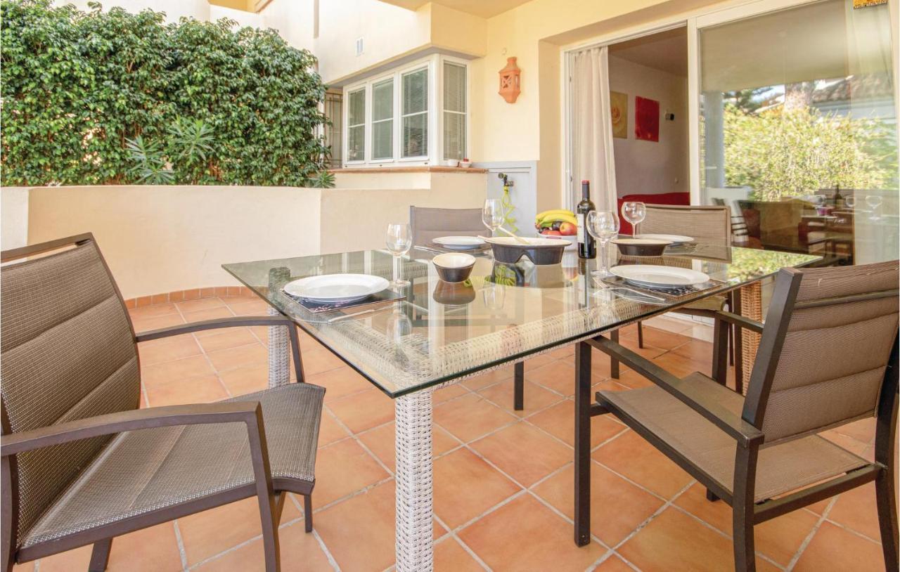 Beautiful Apartment In Marbella-Cabopino With 2 Bedrooms, Wifi And Outdoor Swimming Pool 외부 사진