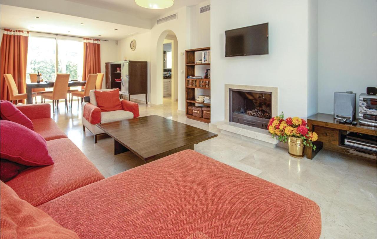 Beautiful Apartment In Marbella-Cabopino With 2 Bedrooms, Wifi And Outdoor Swimming Pool 외부 사진