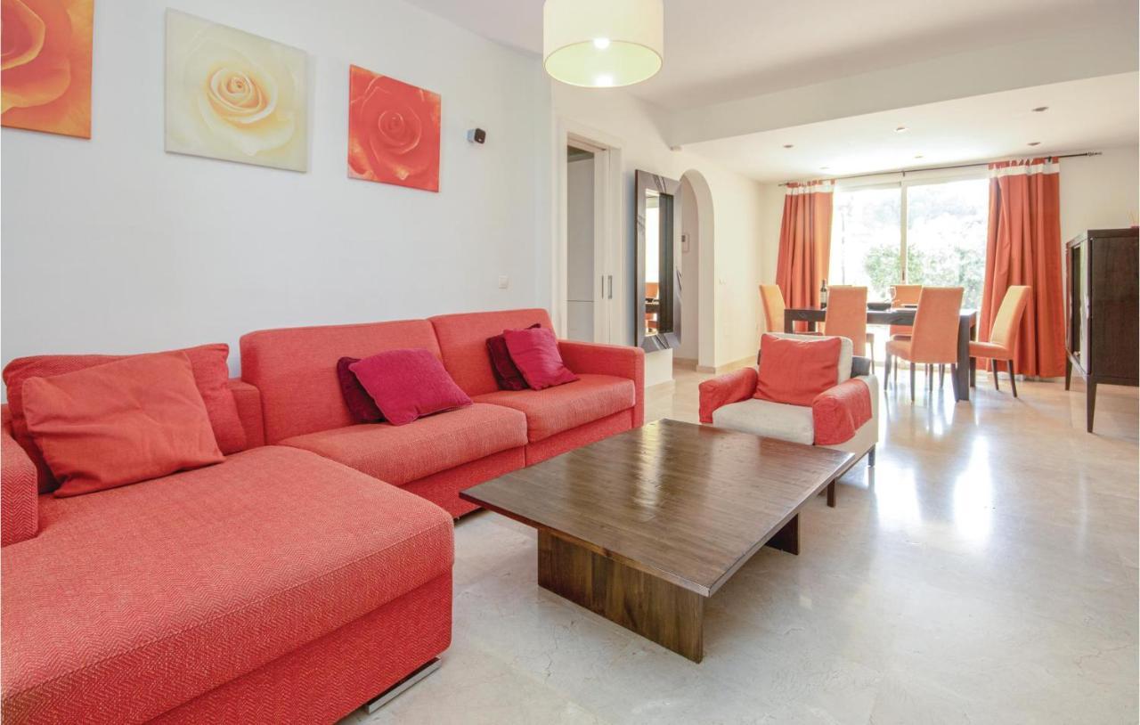 Beautiful Apartment In Marbella-Cabopino With 2 Bedrooms, Wifi And Outdoor Swimming Pool 외부 사진