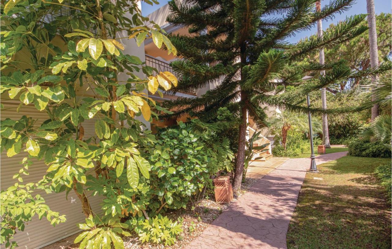 Beautiful Apartment In Marbella-Cabopino With 2 Bedrooms, Wifi And Outdoor Swimming Pool 외부 사진